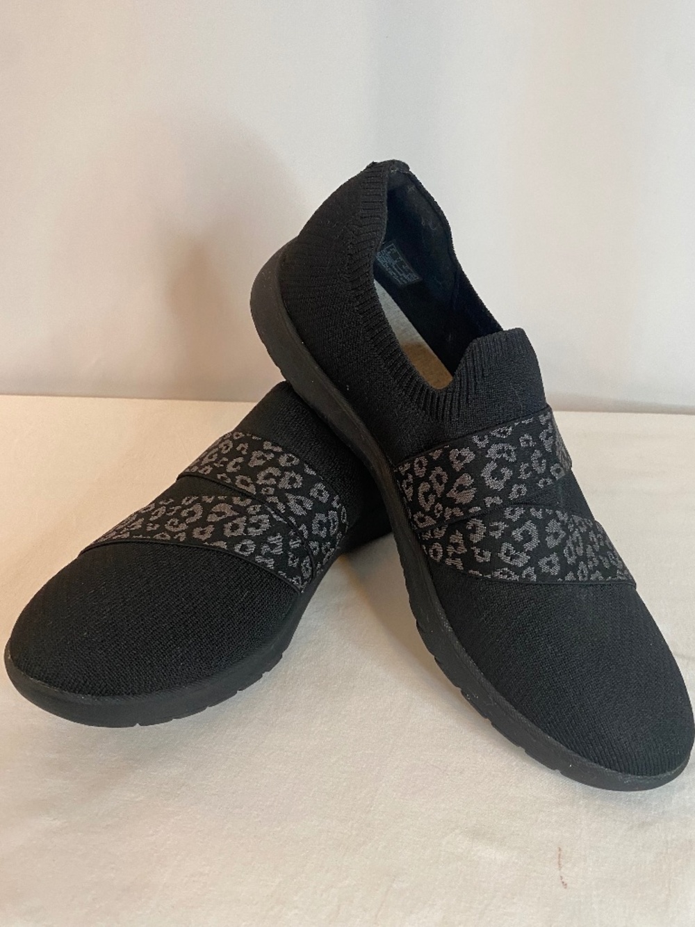 Woman's Black Flats, Size 11 - Picture 2 of 9